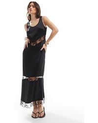 4th & Reckless - Vestido Largo De Satén Con Insertos De Encaje Transparente De - Lyst