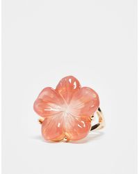 ASOS - Bague avec fleur d'hibiscus rose en résine - Lyst