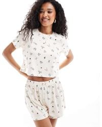 Loungeable - Cropped T-Shirt And Short Pyjama Set - Lyst