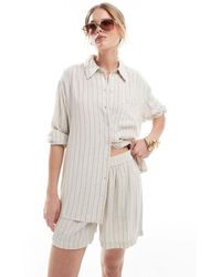 Pieces - Camisa Color Crema Abedul A Rayas Negras De Tejido Efecto Lino De (Parte De Un Conjunto)-Blanco - Lyst