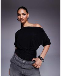 ASOS - Asymmetrische Top Met Blote Schouder, Korte Mouwen En Getailleerd Detail - Lyst