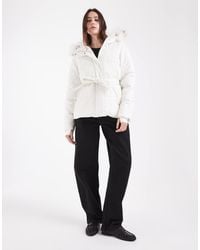 Hollister - Belted Puffer Jacket With Fur Hood - Lyst