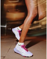 Nike - React pegasus trail 4 - baskets - blanc cassé et rose vif - Lyst