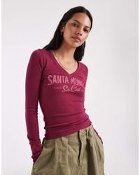 Hollister - Graphic Long Sleeve V Neck T-shirt - Lyst