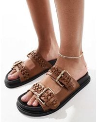 New Look - Sandalias Tostadas Planas Con Dos Hebillas De -Marrón - Lyst