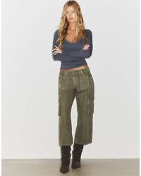 Stradivarius - Cargo Capri Trousers - Lyst