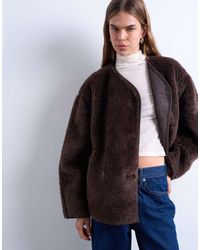 TOPSHOP - Double Breasted Kort Jack Van Imitatie-Schapenvacht Met Ronde Mouwen - Lyst