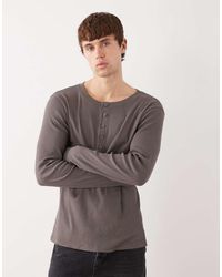 Weekday - Top A Maniche Lunghe Talpa Scuro Con Scollo Serafino - Lyst