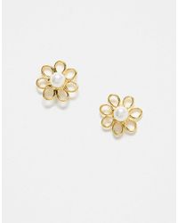 Kingsley Ryan - – vergoldete blumen-ohrstecker mit perlendetail - Lyst
