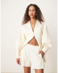 ASOS - Short ajusté style caleçon en aspect lin - babeurre - Lyst