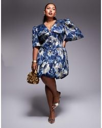 ASOS - Curve - robe courte en jacquard avec col à manches bouffantes et boutons ornementés à imprimé fleurs - et doré - Lyst