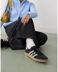 adidas Originals - Zapatillas De Deporte Negras Y Color Crema Con Detalles De Croché Gazelle Indoor De - Lyst