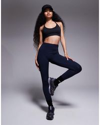 4505 - Petite – icon – po-formende sport-leggings - Lyst