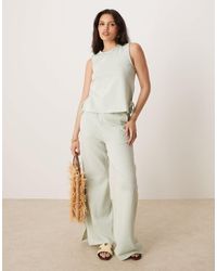 Vila - Pantalon ample d'ensemble en tissu texturé à rayures - et crème - Lyst