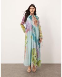 ARRANGE - Robe longue évasée en mousseline avec grand imprimé fleuri et col montant - bleu - Lyst