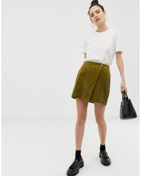 ASOS Mini-jupe portefeuille en velours côtelé - Vert