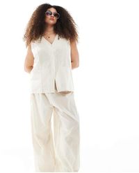 Esmee Curve - Pantalones Playeros Beis A Rayas Blancas Exclusivos De (Parte De Un Conjunto)-Neutro - Lyst