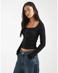 ASOS - Geribbelde Katoenen Top Met Vierkante Hals, Lange Mouwen En Haak- En Oogsluiting - Lyst