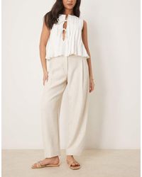 ASOS - Pantalones De Sastre Beis De Corte Barrel Con Detalle De Trabillas De Tejido Texturizado De - Lyst