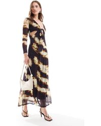 ASOS - Diepuitgesneden Maxi Jurk Van Mesh Met Gestrikte Voorkant, Uitsnijdingen En Vlekkenprint - Lyst