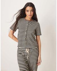 Vila - Top boutonné à manches courtes d'ensemble en maille texturée - et crème - Lyst