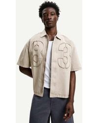 Bershka - Camicia Grigia Ricamata Squadrata A Maniche Corte - Lyst