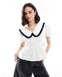 ASOS - Camicia Bianca E Nera Allacciata Sul Retro Con Colletto Con Volant - Lyst