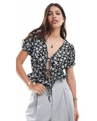 Brave Soul - Top Met Pofmouwen, Gestrikte Voorkant En Bloemenprint - Lyst