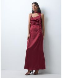 Jdy - Robe longue en satin à col bénitier avec dos nu et écharpe bordeaux - Lyst