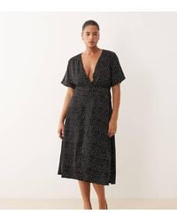Glamorous - Curve V Neck Short Sleeves Midi Dress - Lyst