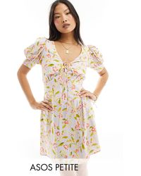ASOS - Asos design petite - robe courte tendance folk avec liens à nouer - lilas imprimé - Lyst