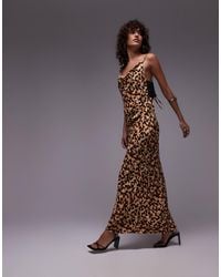 TOPSHOP - Robe nuisette mi-longue à pois abstraits avec col bénitier et empiècement torsadé noir au dos - Lyst