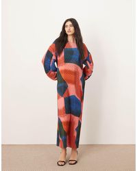 ARRANGE - Maxi Jurk Van Plissé Met Ballonmouwen En Abstracte Print - Lyst
