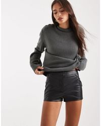 Miss Selfridge - – kurze shorts aus kunstleder - Lyst