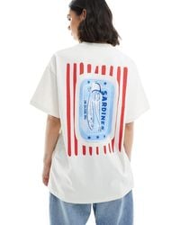 Miss Selfridge - Camiseta Extragrande Con Estampado Gráfico De Sardinas En La Espalda De -Blanco - Lyst