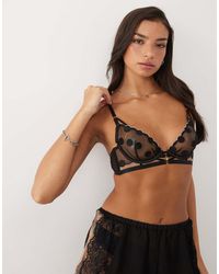Ann Summers - Sweetest Spot Geborduurde Plunge-Bh Zonder Vulling Met Geschulpte Rand - Lyst