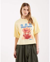 ONLY - Camiseta Amarilla De Corte Cuadrado Con Estampado Floral De - Lyst