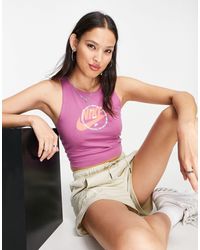 Nike - Camiseta corta morado rosado claro utilitaria sin mangas con escote - Lyst