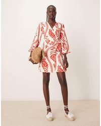 Jdy - Vestido Estilo Kimono Cruzado Con Estampado Floral De -Blanco - Lyst