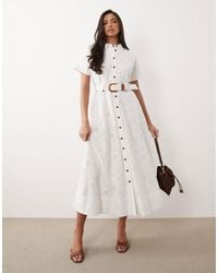 Forever New - Robe chemise mi-longue en broderie anglaise avec ceinture et manches courtes - Lyst