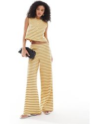 Miss Selfridge - Pantalon ample en maille côtelée rayée - Lyst