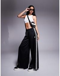 adidas Originals - Satijnen Joggingbroek Met Wijde Pijpen - Lyst