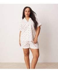 Loungeable - Pijama De Pantalones Cortos Y Camisa De Manga Corta Con Estampado De Corazones De Plumeti De Curve-Blanco - Lyst