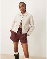 New Look - Camicia Giacca Taglio Corto Color Pietra Con Tasche - Lyst