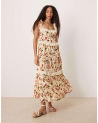 ASOS - Vestido Largo Escalonado Con Vuelo, Estampado Floral Vintage, Volantes E Inserto De Encaje De - Lyst