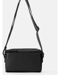 Pull&Bear - – gummierte umhängetasche - Lyst