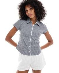 Hollister - – kurzärmlige, taillierte hemdbluse - Lyst