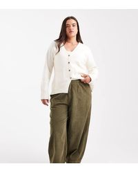 ASOS - Pantalones Caquis De Corte Barrel De Pana Abullonada De Asos Design Curve-Verde - Lyst