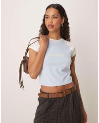 Dickies - T-Shirt Mini Azzurra A Bianco Sporco Con Maniche Raglan E Logo Effetto Corda Stile Western - Lyst