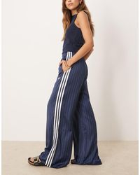 adidas Originals - Joggingbroek Van Satijn Met Wijde Pijpen - Lyst